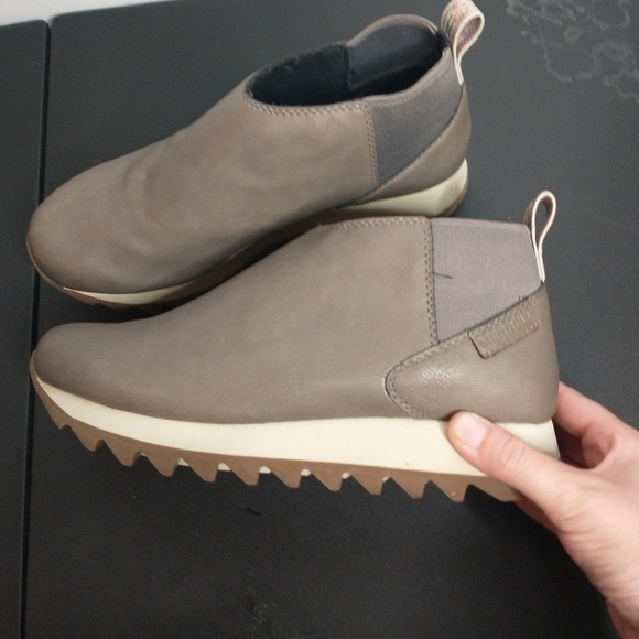 Merrell women's Alpine Chelsea Boot, size 9, taupe - Picture 5 of 12